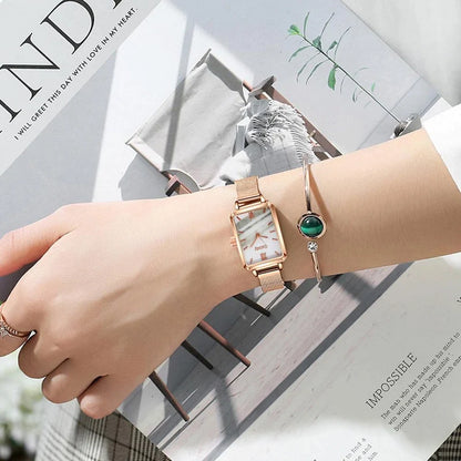 Relógio Minimalista Feminino com Bracelete Vanny