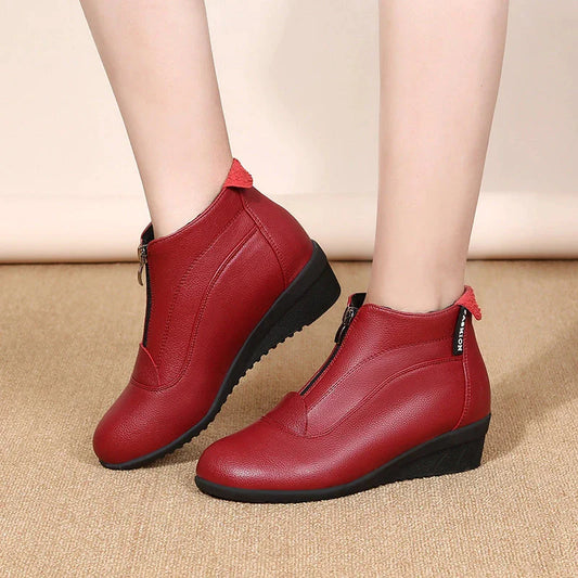 Bota de Couro Cano Curto Feminina Vanny