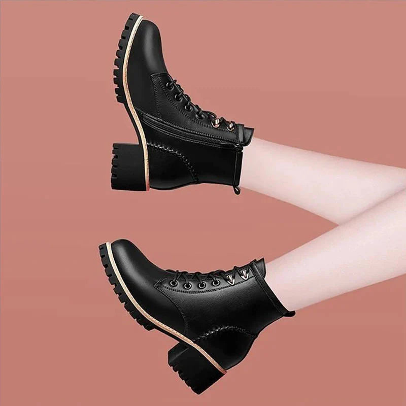 Coturno Feminino de Couro Cano Curto Vanny