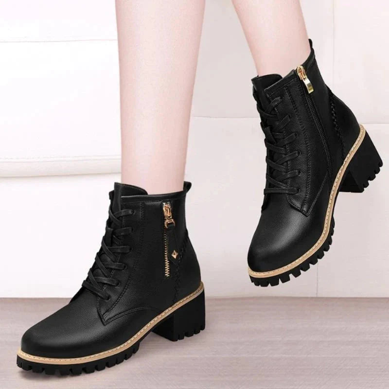 Coturno Feminino de Couro Cano Curto Vanny